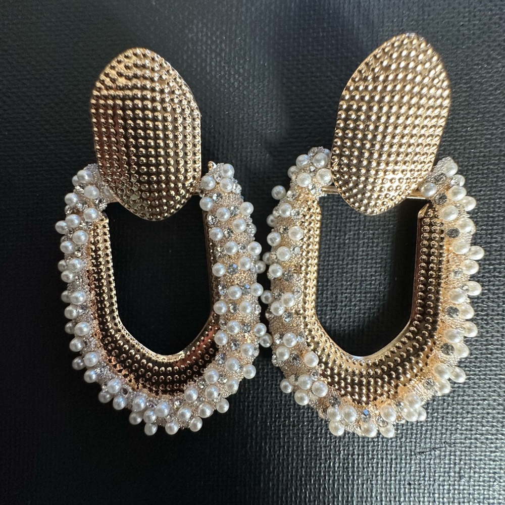 Pearl Studded Door Knocker pierced Earrings